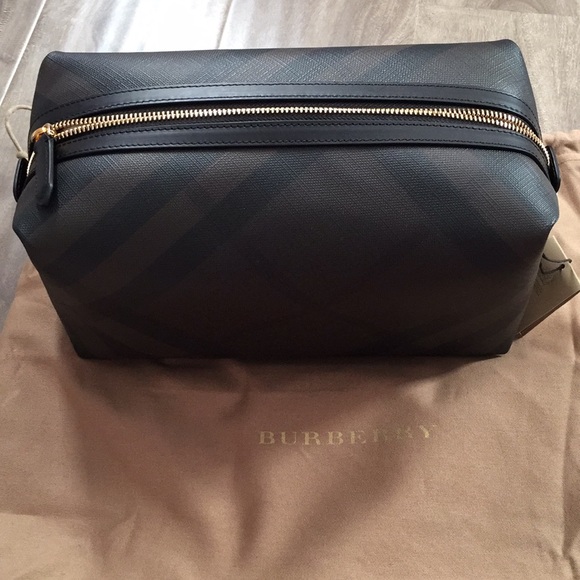 burberry toiletry bag mens